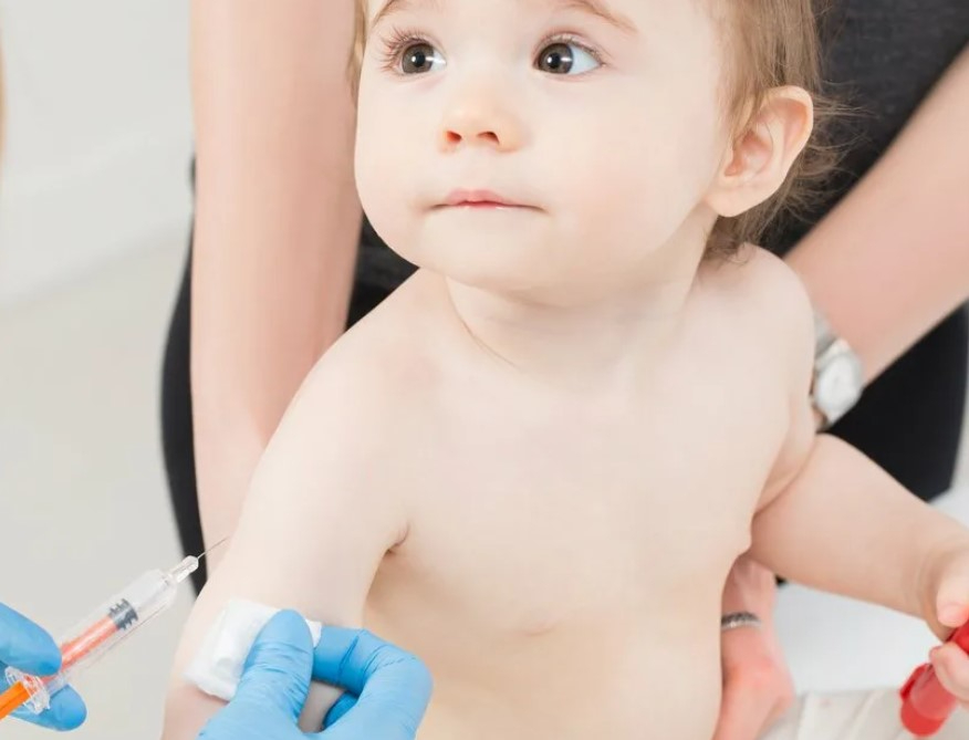 5 жасқа дейінгі балаларға COVID-19 вакцинасы егіледі