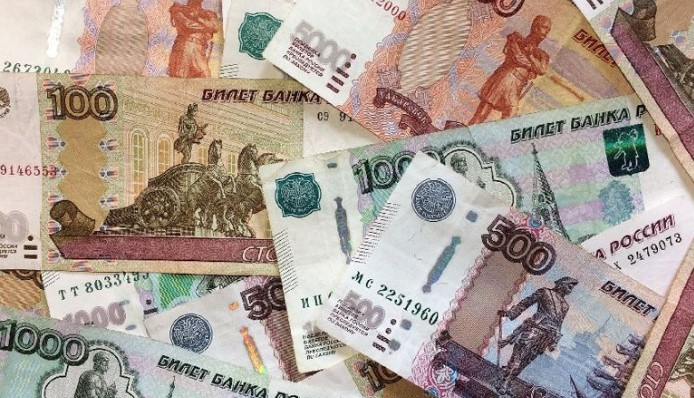 Банктерге Ресей рублін Қазақстаннан алып шығуға рұқсат берілді