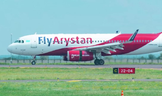 FlyArystan ұшағы құстармен соқтығысты: рейс кешігіп жатыр