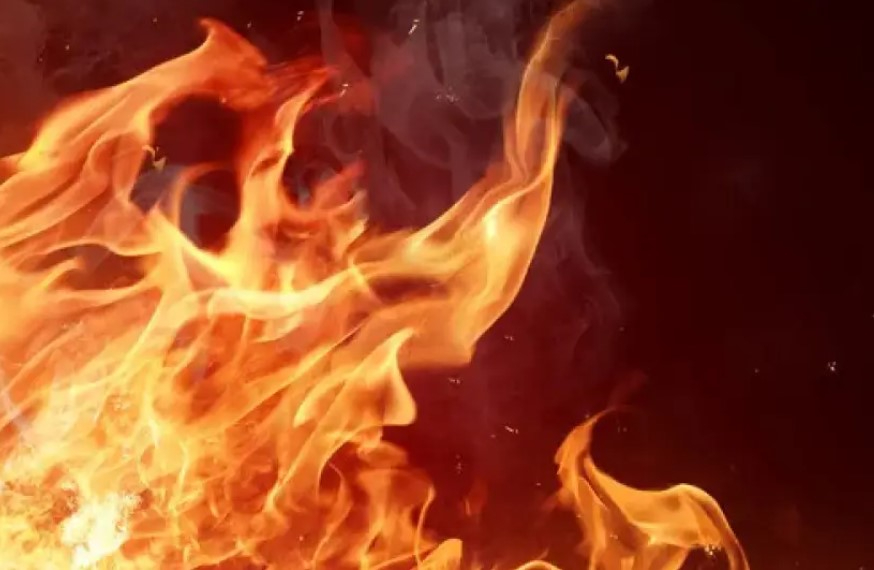 Ұлытау облысында өртенген үйде қалып қойған балалар құтқарылды: видео Ұлытау облысында өртенген үйде қалып қойған балалар құтқарылды: видео