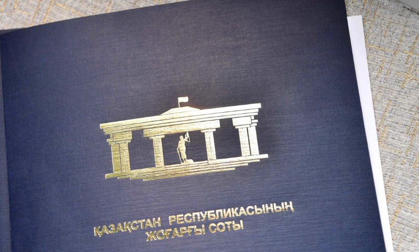 Отбасына қолғабыс етпек болған: 10 баланың анасы 17 жастағы қызы жұмыс істегені үшін айыппұл арқалады Отбасына қолғабыс етпек болған: 10 баланың анасы 17 жастағы қызы жұмыс істегені үшін айыппұл арқалады