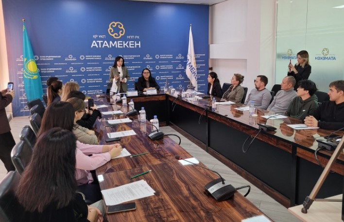 ШЫМКЕНТ: кәсіпкерлер палатасында әйелдерге арналған тренинг өтті ШЫМКЕНТ: кәсіпкерлер палатасында әйелдерге арналған тренинг өтті