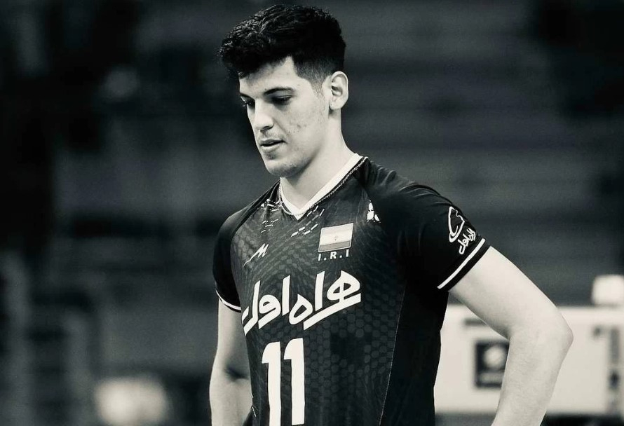 Танымал волейболшы жаттығу кезінде тоққа түсті Танымал волейболшы жаттығу кезінде тоққа түсті