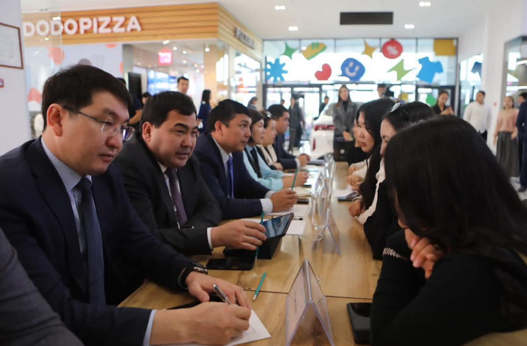 Түркістан қаласында «Халық заңгері» республикалық акциясы өтті Түркістан қаласында «Халық заңгері» республикалық акциясы өтті